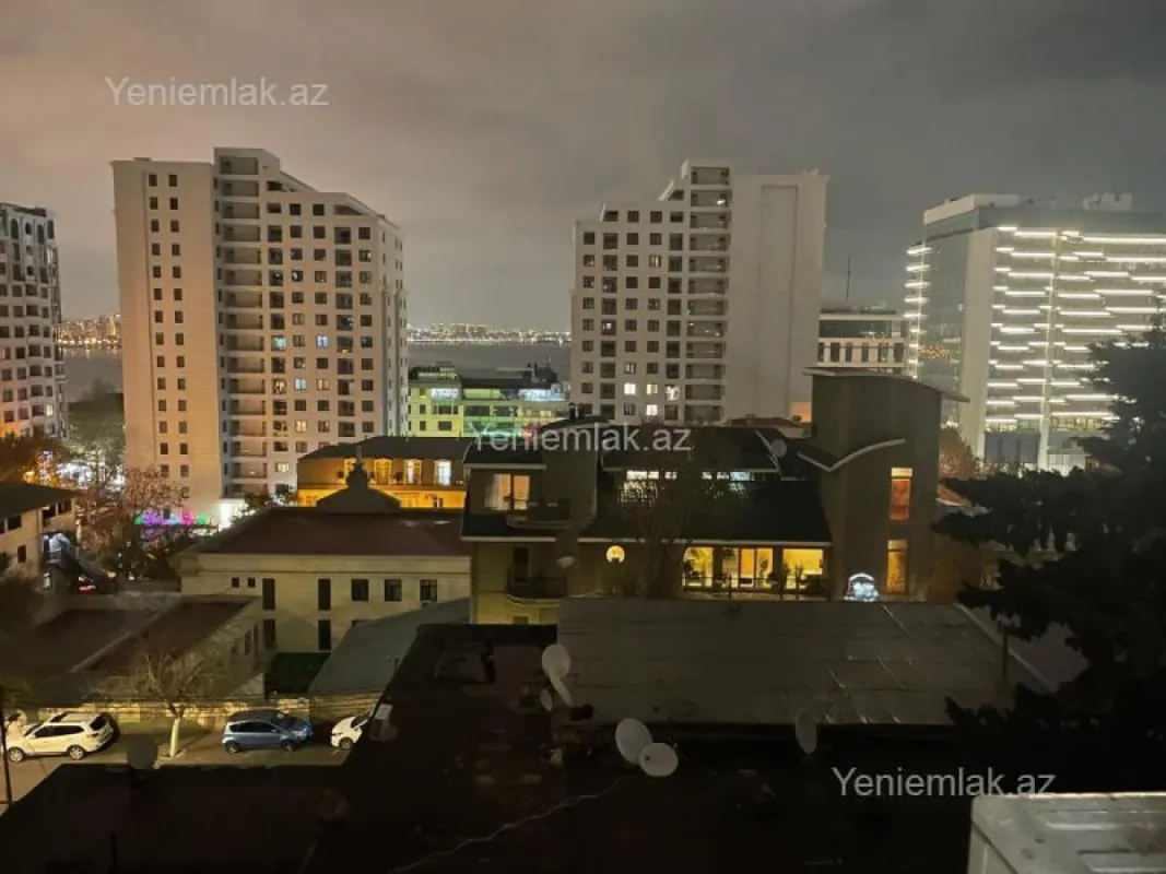 Satılır 3 otaqlı köhnə tikili 75 m²