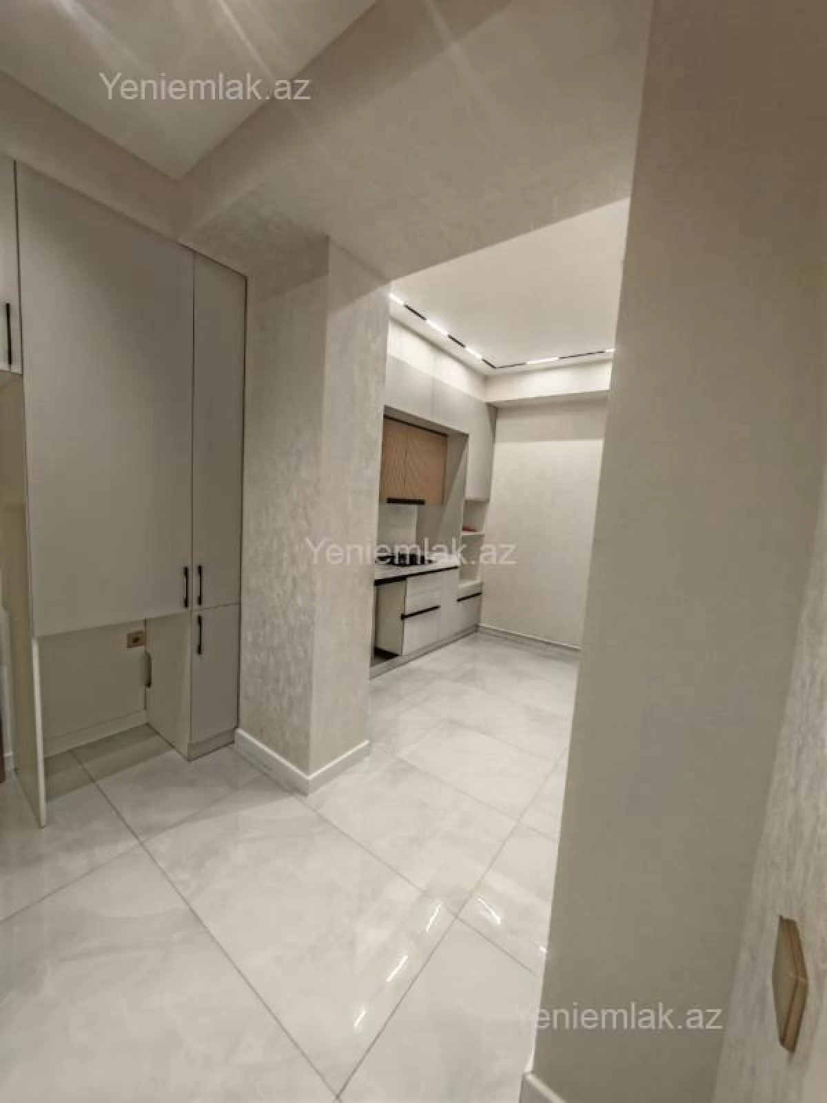 Satılır 3 otaqlı yeni tikili 88 m²