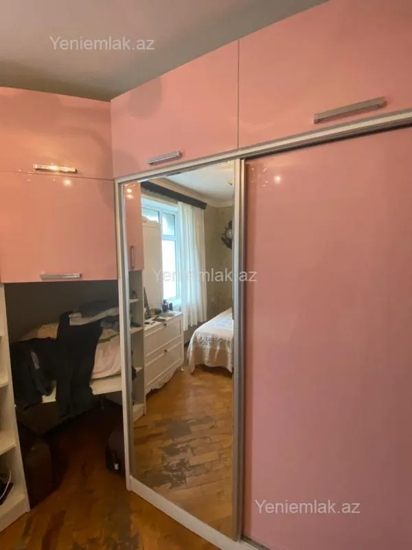 Satılır 3 otaqlı köhnə tikili 55 m²