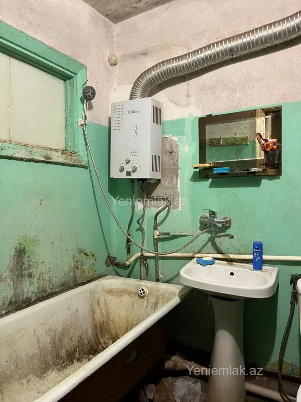 Satılır 1 otaqlı köhnə tikili 40 m²