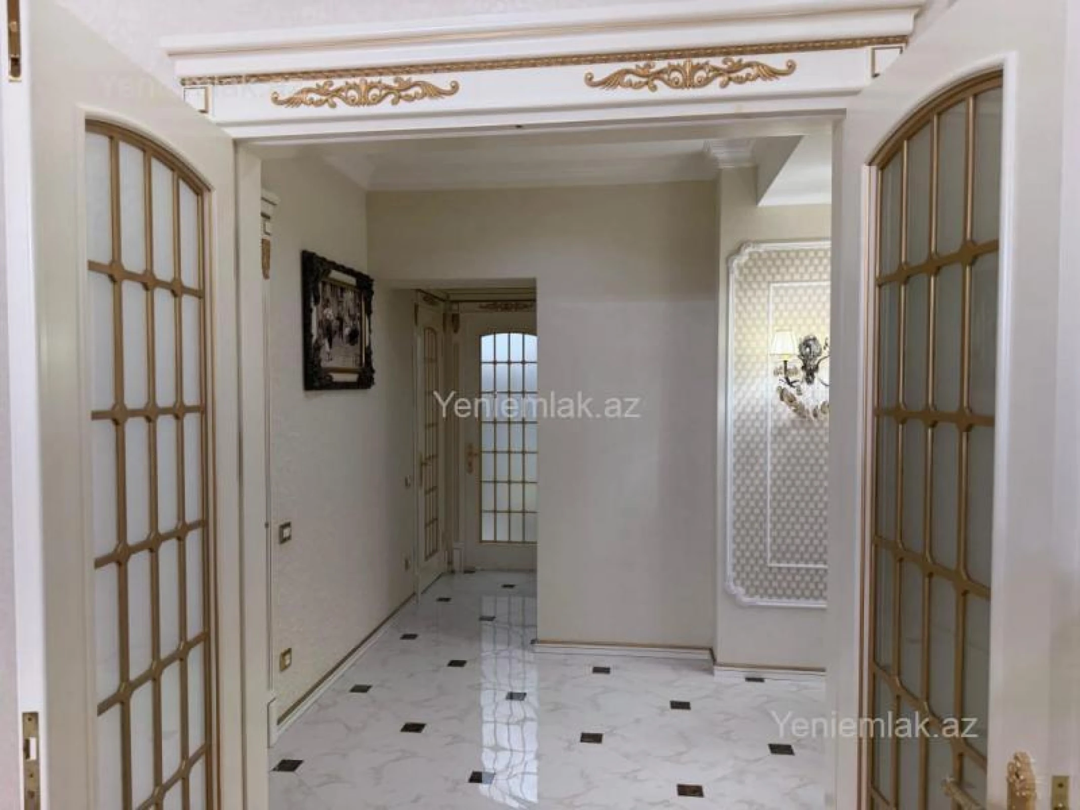Satılır 4 otaqlı yeni tikili 180 m²