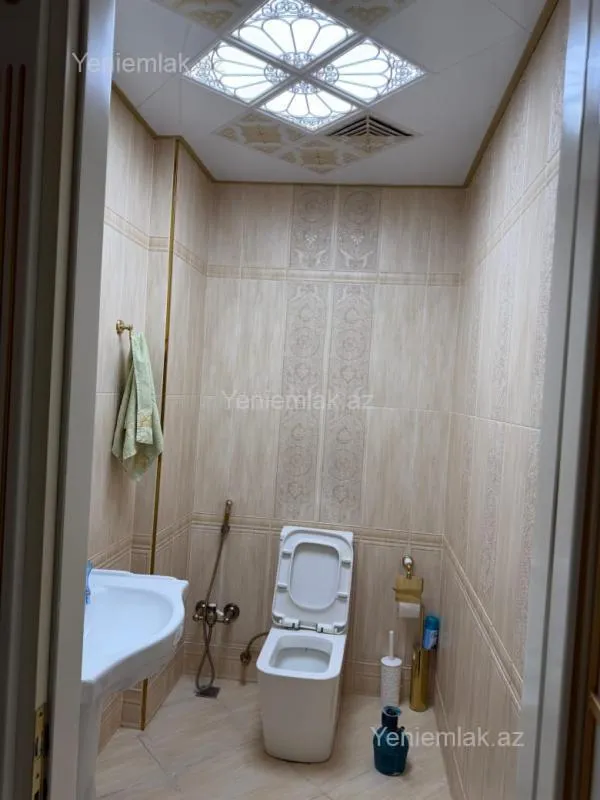 Satılır 4 otaqlı yeni tikili 180 m²