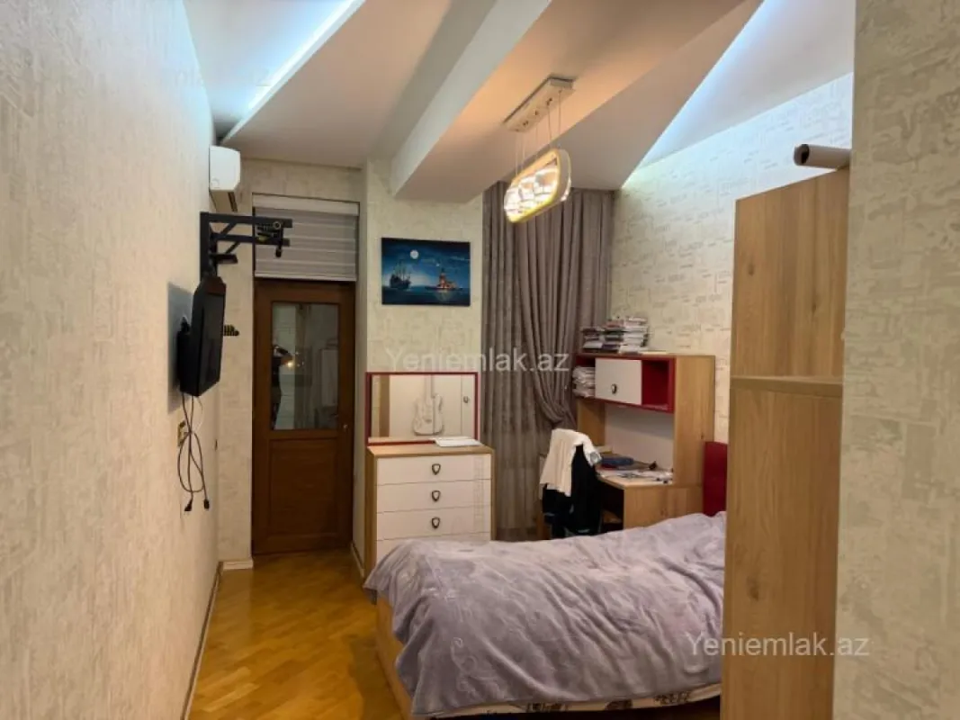 Satılır 4 otaqlı yeni tikili 180 m²