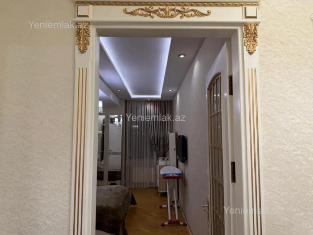 Satılır 4 otaqlı yeni tikili 180 m²