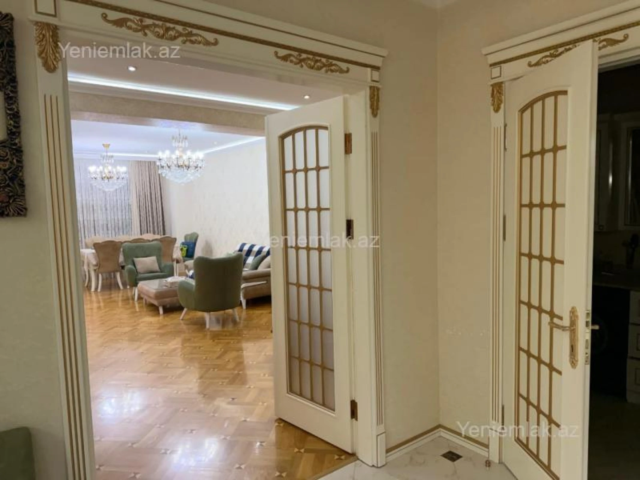 Satılır 4 otaqlı yeni tikili 180 m²