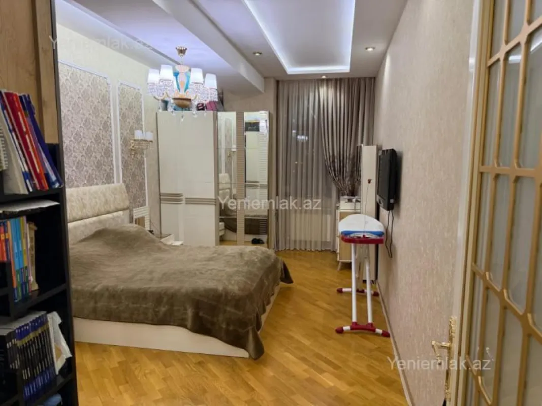 Satılır 4 otaqlı yeni tikili 180 m²
