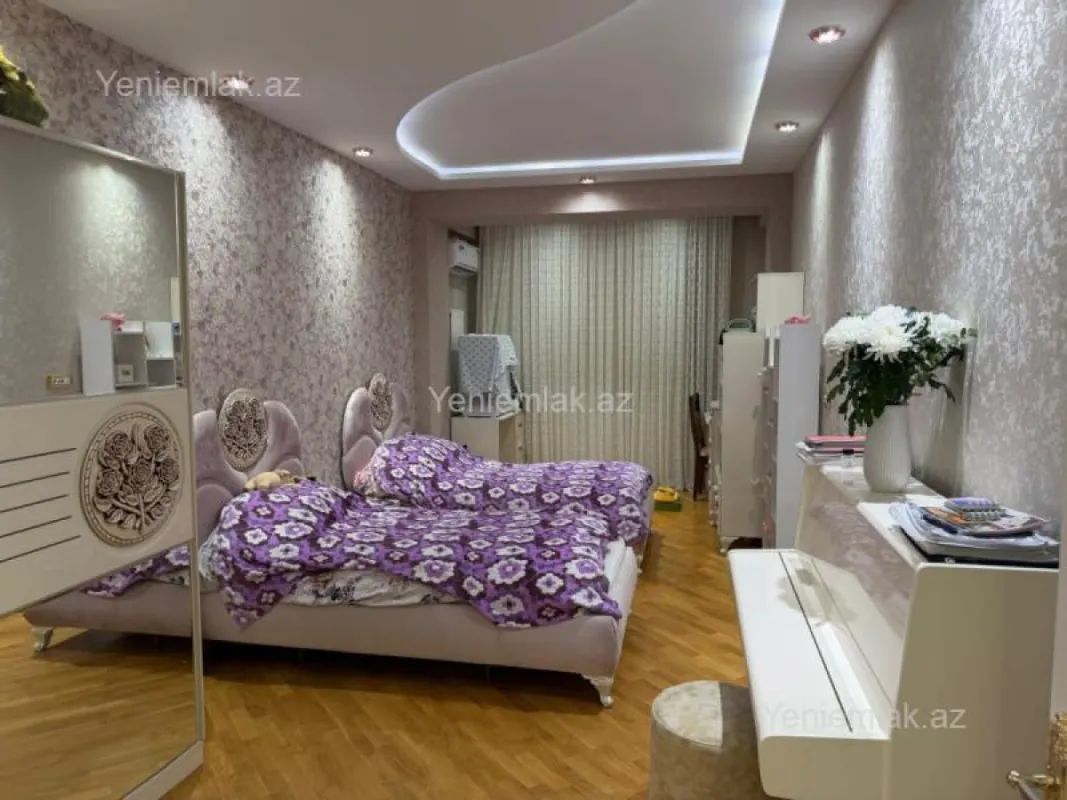 Satılır 4 otaqlı yeni tikili 180 m²