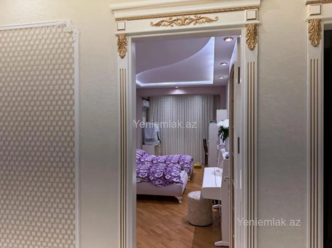 Satılır 4 otaqlı yeni tikili 180 m²