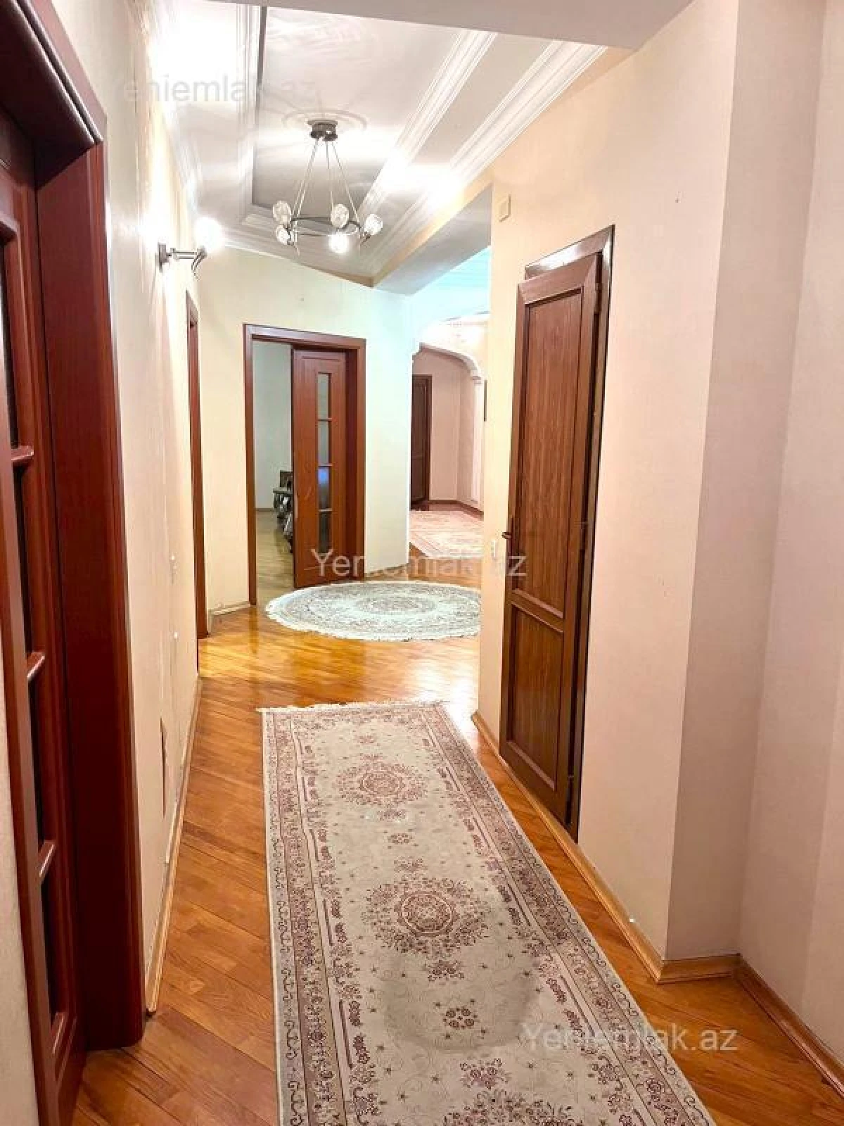 Satılır 4 otaqlı yeni tikili 215 m²
