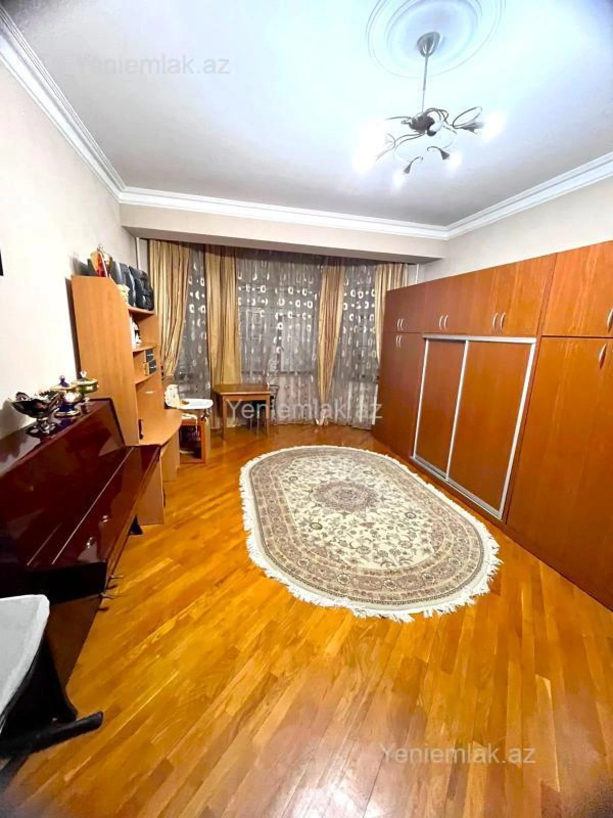 Satılır 4 otaqlı yeni tikili 215 m²