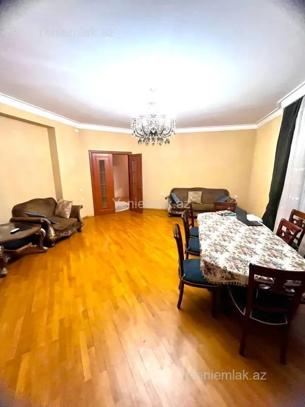 Satılır 4 otaqlı yeni tikili 215 m²