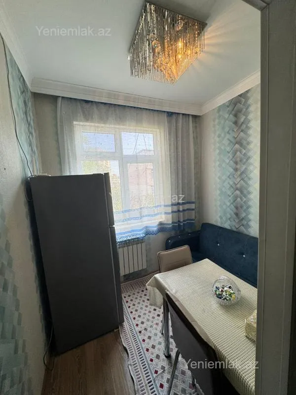 Satılır 2 otaqlı köhnə tikili 35 m²