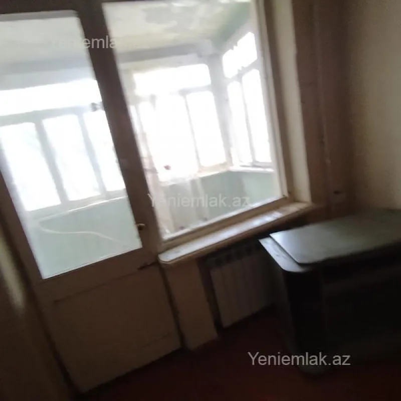 Satılır 2 otaqlı köhnə tikili 60 m²