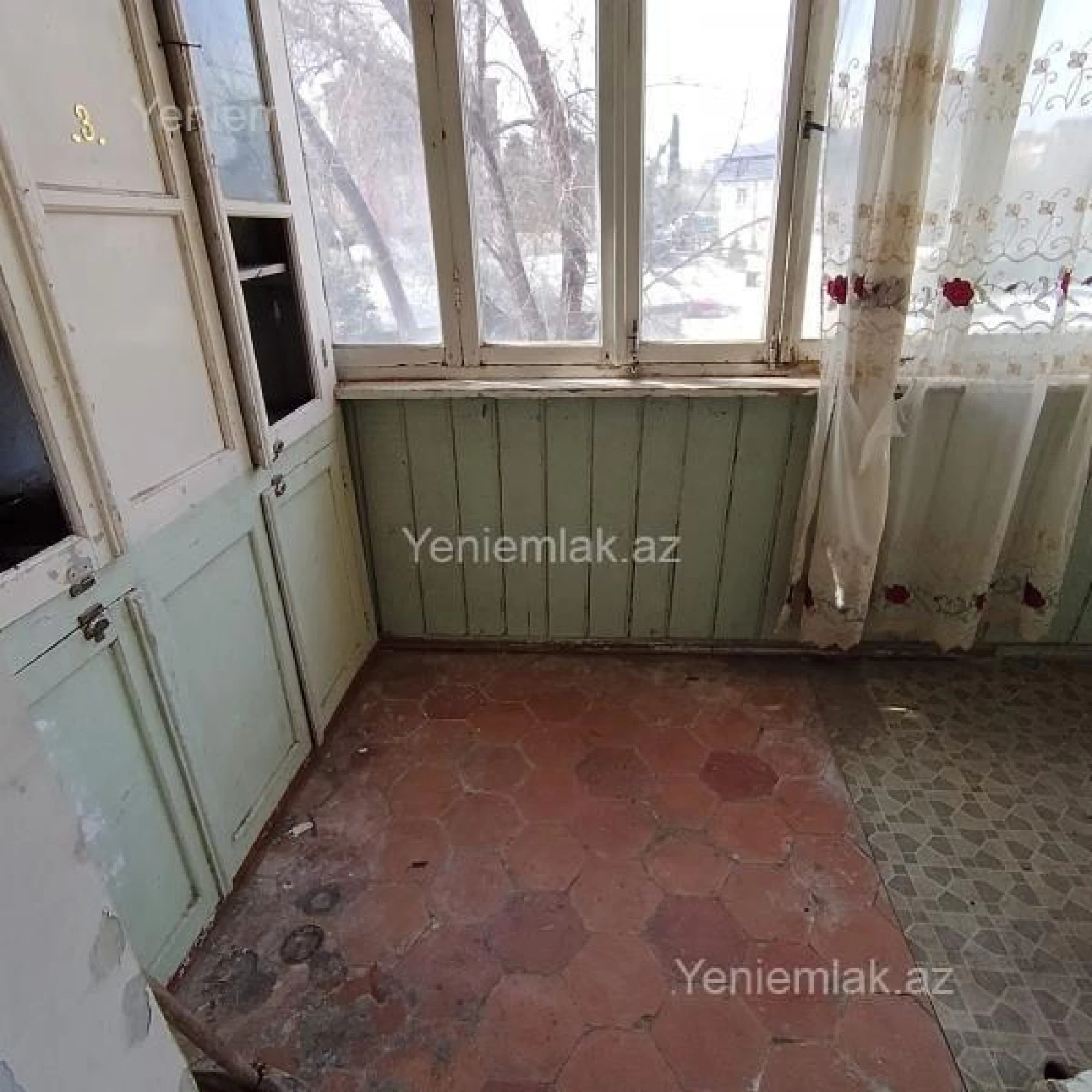 Satılır 2 otaqlı köhnə tikili 60 m²