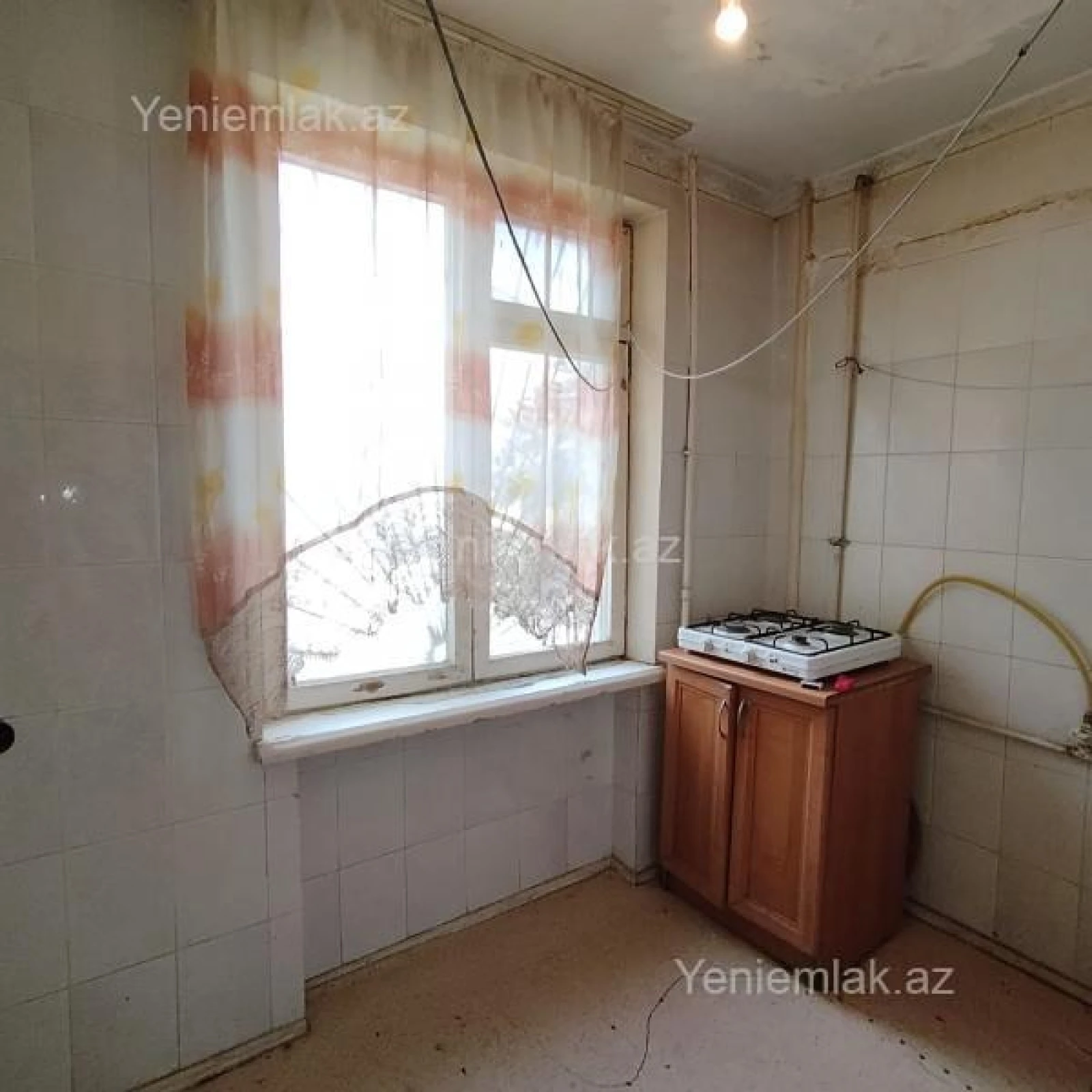 Satılır 2 otaqlı köhnə tikili 60 m²