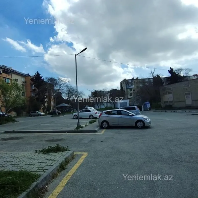 Satılır 2 otaqlı köhnə tikili 60 m²