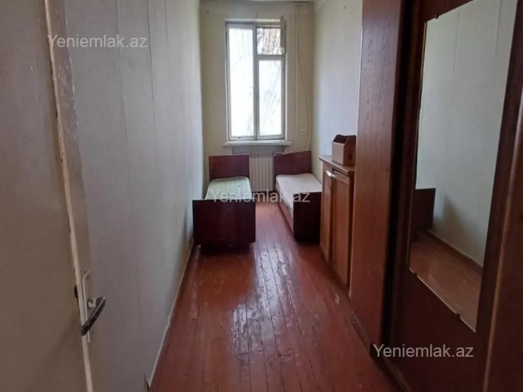 Satılır 2 otaqlı köhnə tikili 60 m²