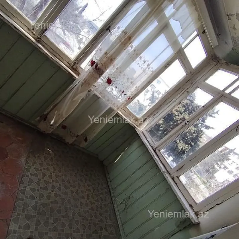 Satılır 2 otaqlı köhnə tikili 60 m²