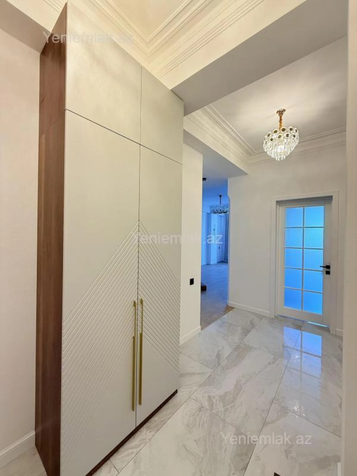 Satılır 3 otaqlı yeni tikili 100 m²