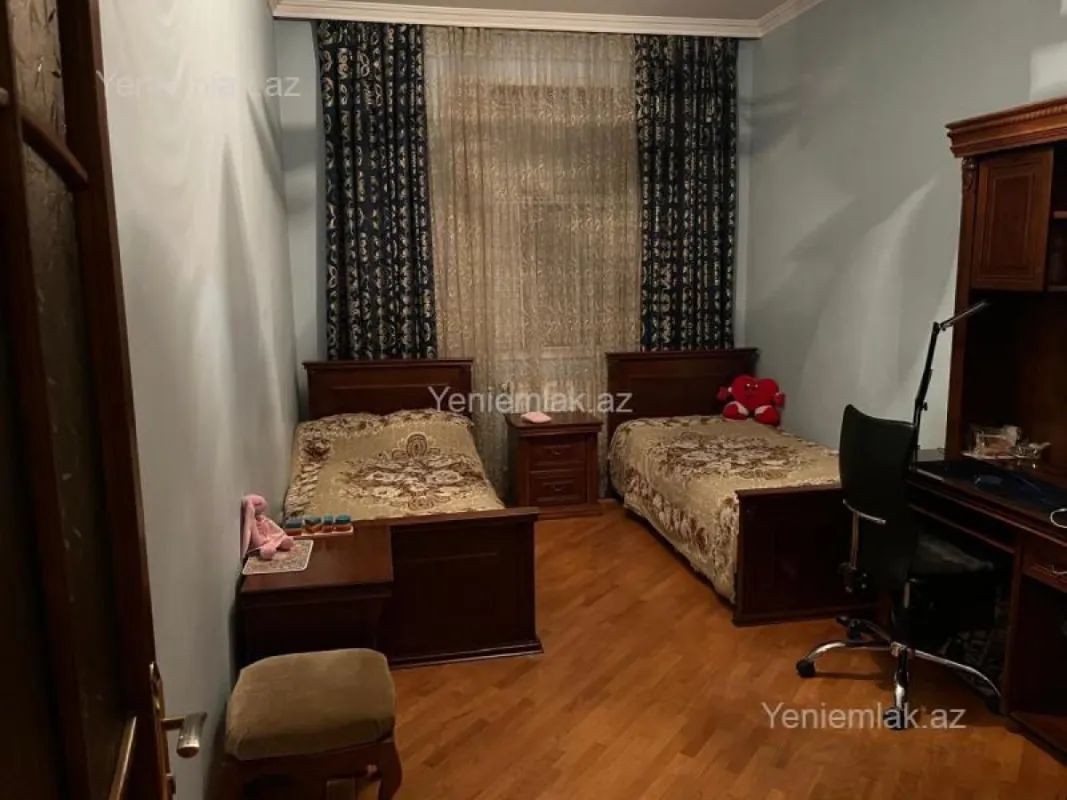 Satılır 3 otaqlı yeni tikili 160 m²