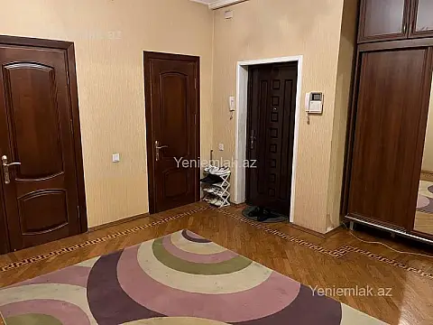 Satılır 3 otaqlı yeni tikili 160 m²