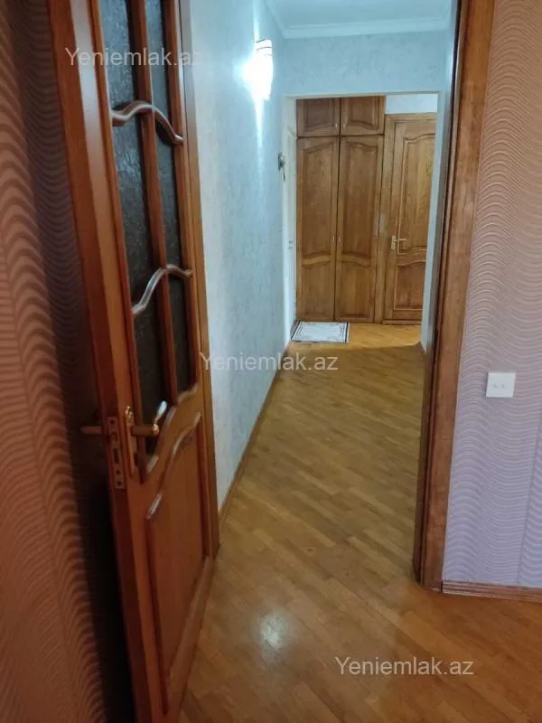 Satılır 2 otaqlı köhnə tikili 70 m²