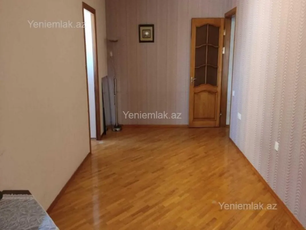 Satılır 2 otaqlı köhnə tikili 70 m²
