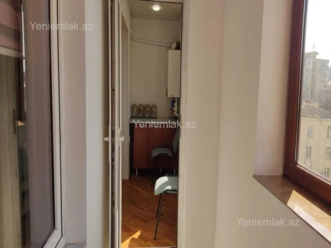 Satılır 2 otaqlı köhnə tikili 70 m²