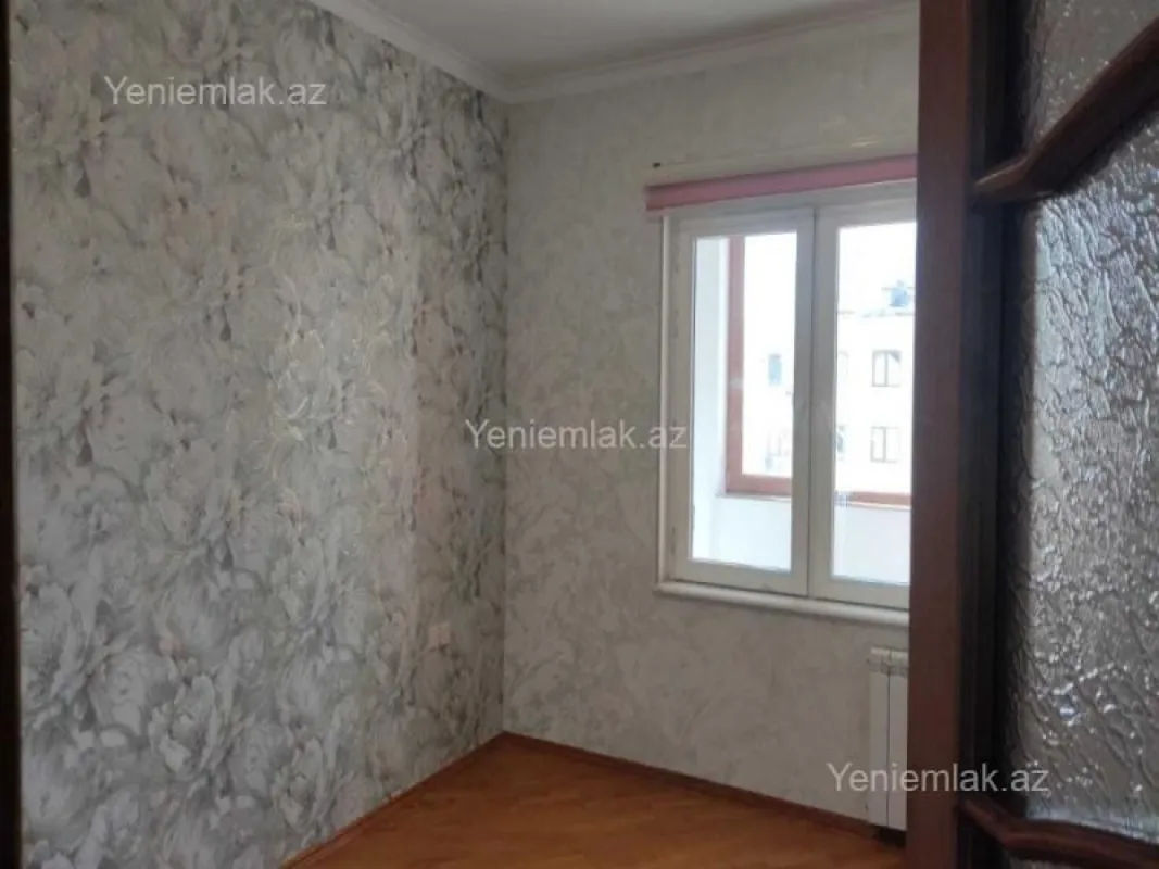 Satılır 2 otaqlı köhnə tikili 70 m²