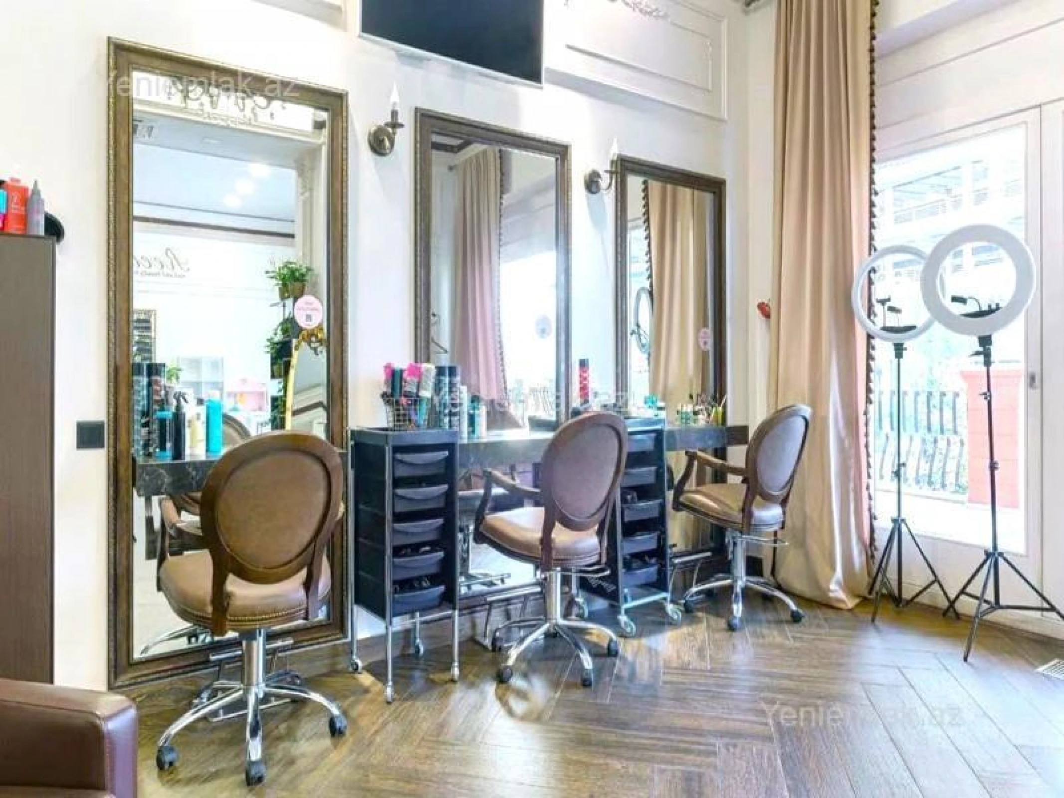 Satılır 6 otaqlı obyekt 275 m²