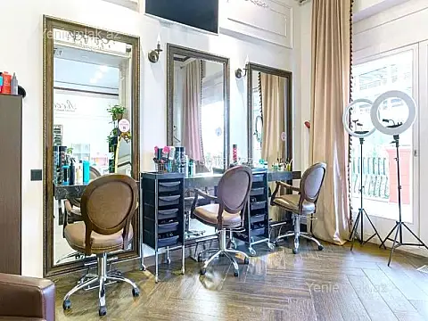 Satılır 6 otaqlı obyekt 275 m²