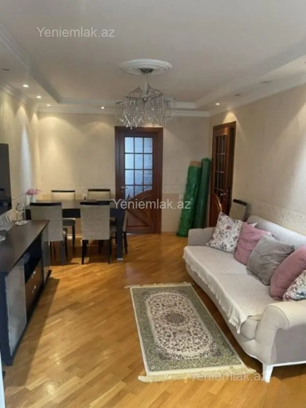 Satılır 3 otaqlı köhnə tikili 80 m²