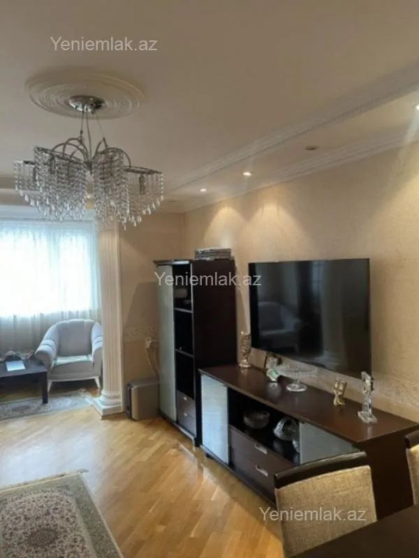 Satılır 3 otaqlı köhnə tikili 80 m²