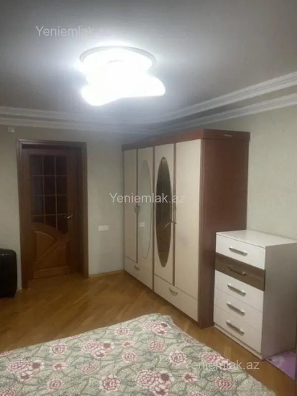 Satılır 3 otaqlı köhnə tikili 80 m²