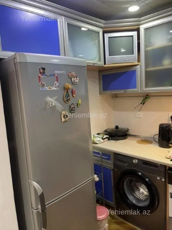 Satılır 3 otaqlı köhnə tikili 80 m²