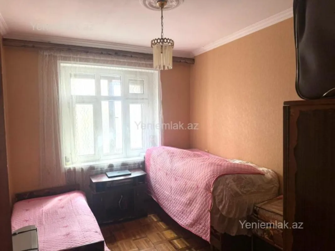 Satılır 3 otaqlı köhnə tikili 80 m²