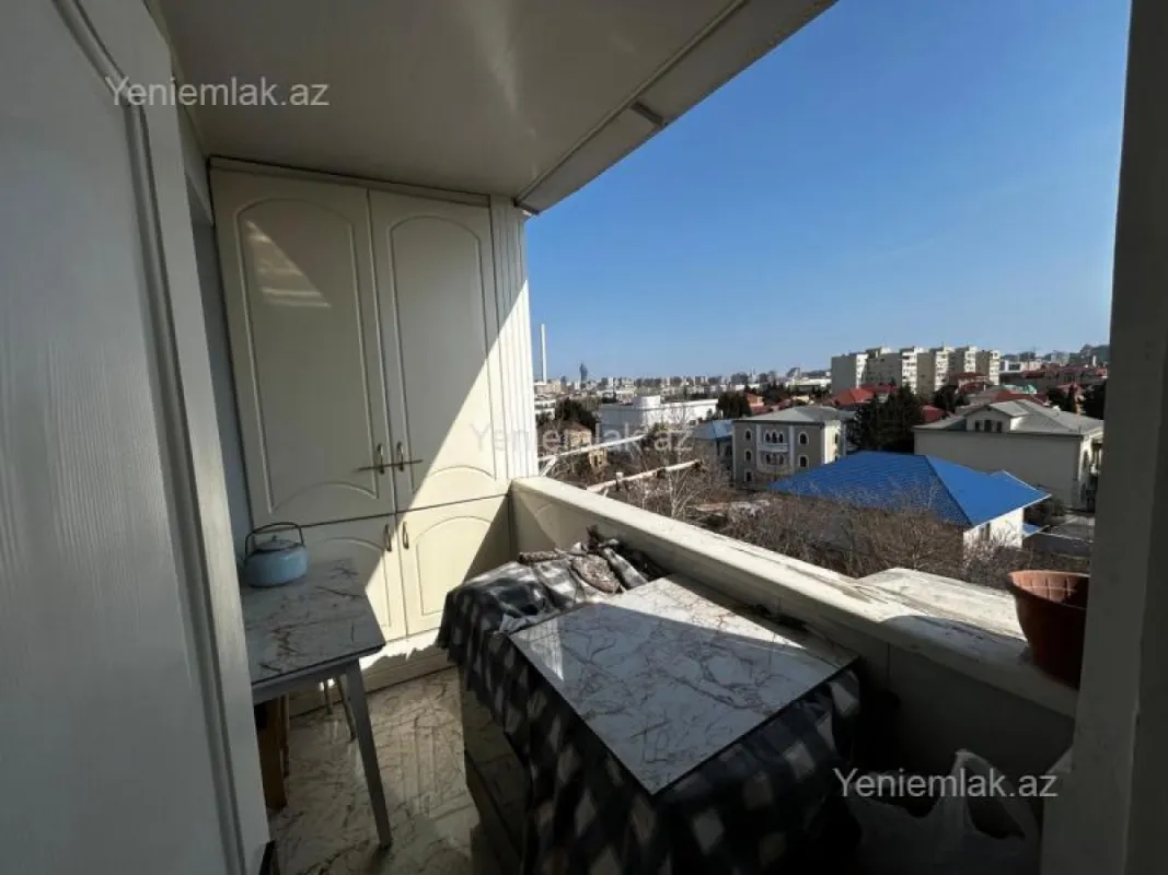 Satılır 3 otaqlı köhnə tikili 70 m²