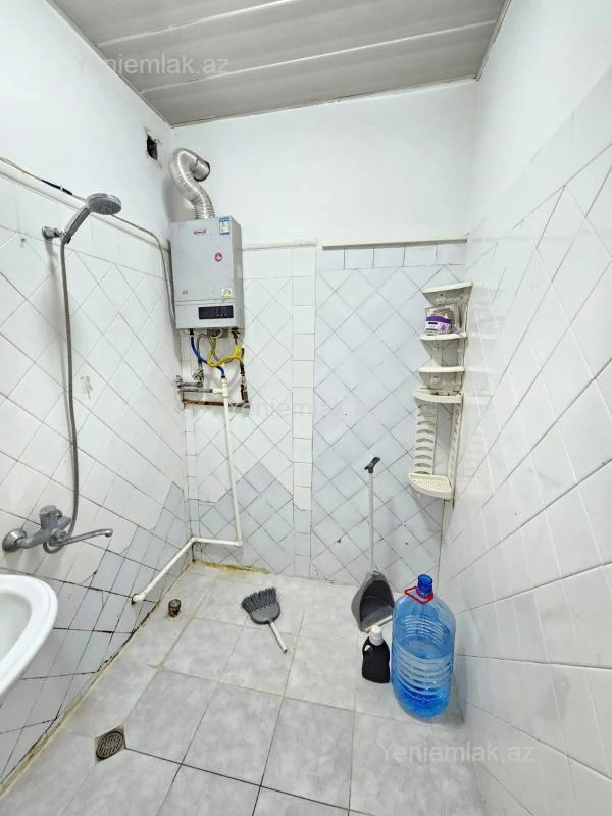 Satılır 2 otaqlı köhnə tikili 50 m²