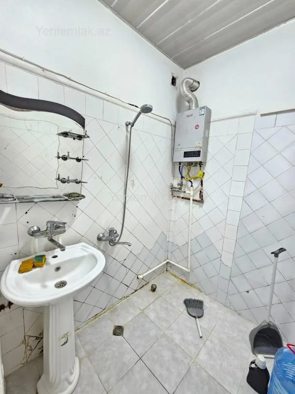 Satılır 2 otaqlı köhnə tikili 50 m²