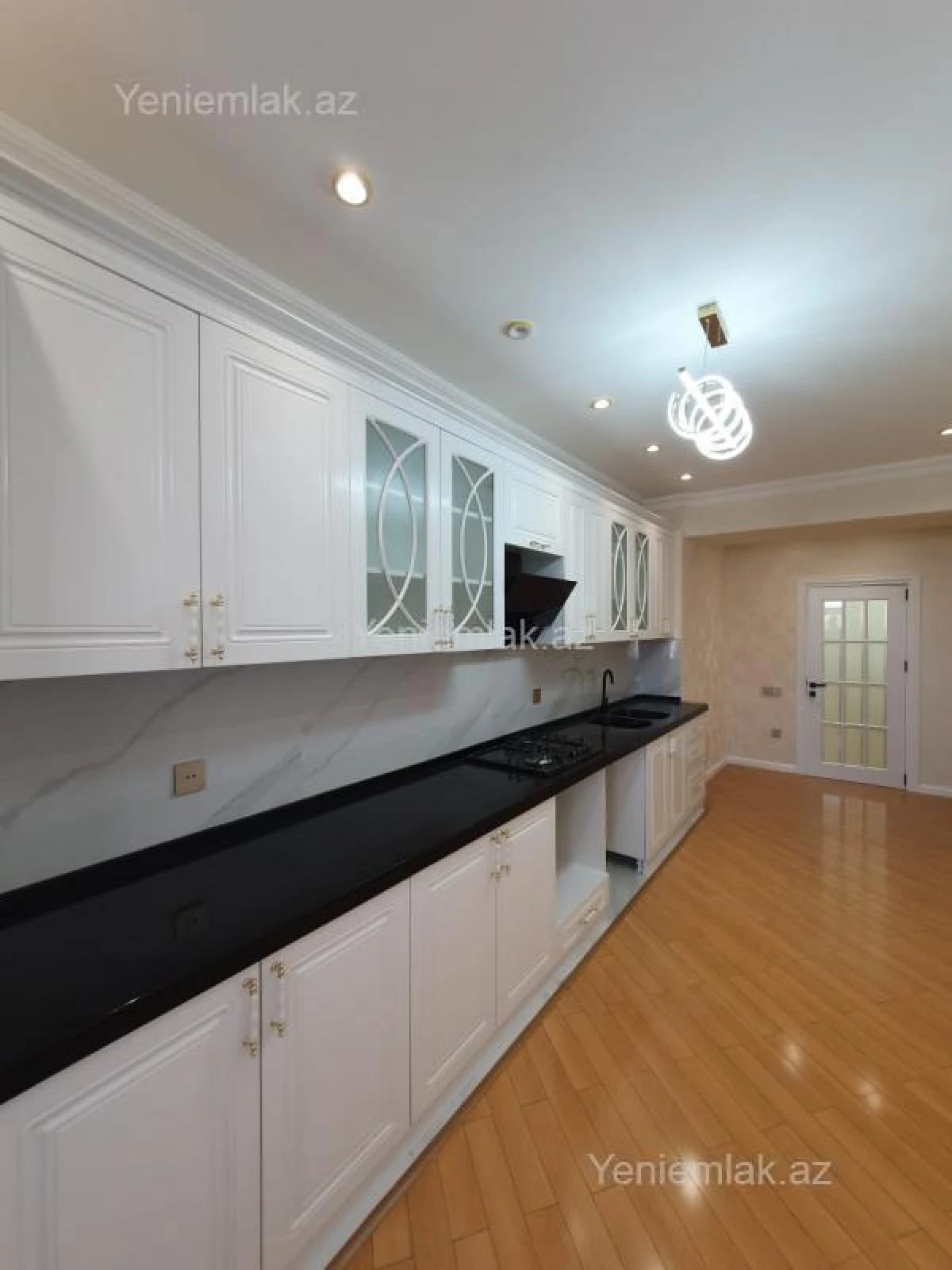 Satılır 3 otaqlı yeni tikili 134 m²