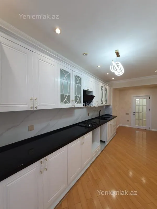 Satılır 3 otaqlı yeni tikili 134 m²