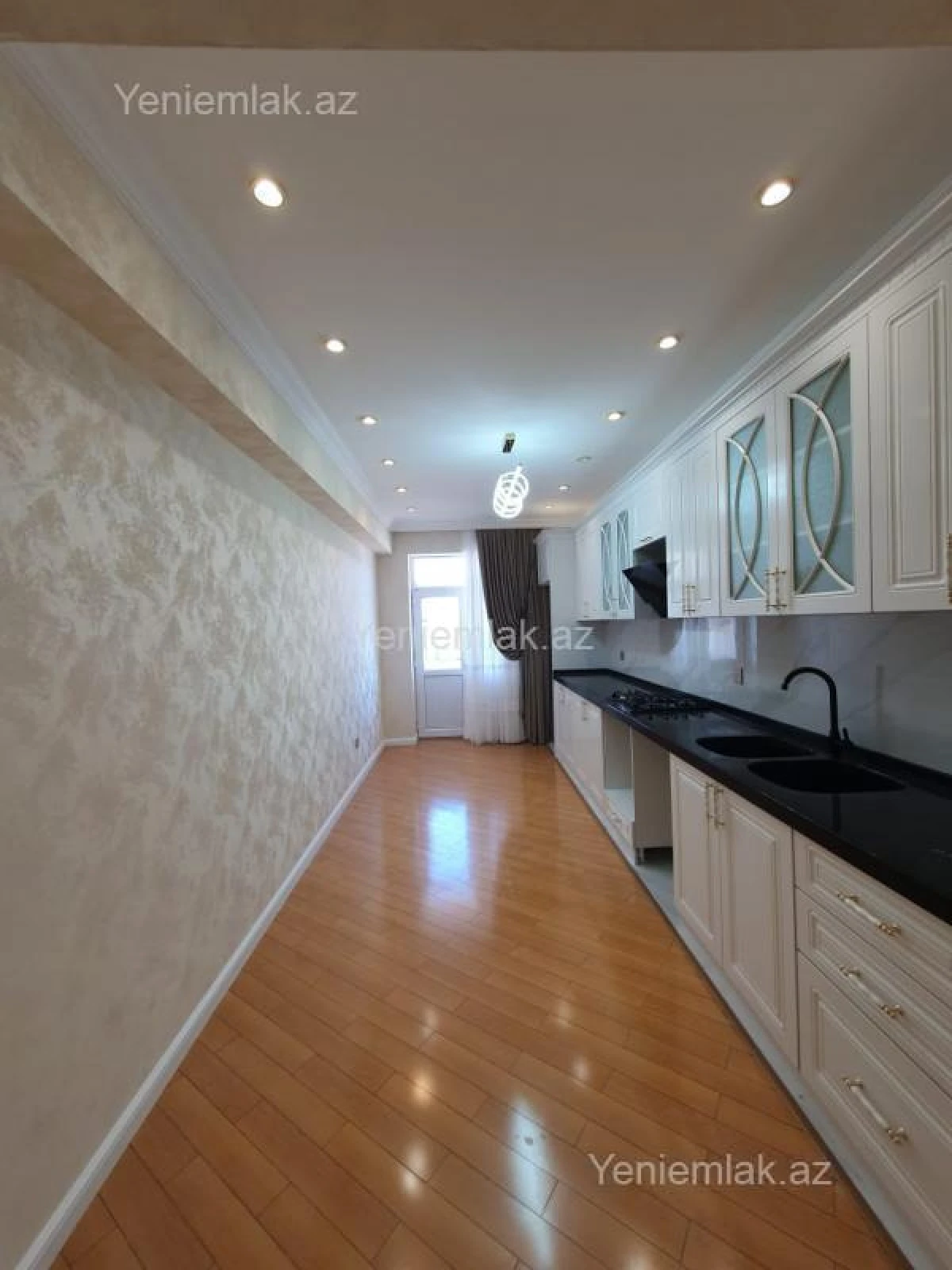 Satılır 3 otaqlı yeni tikili 134 m²