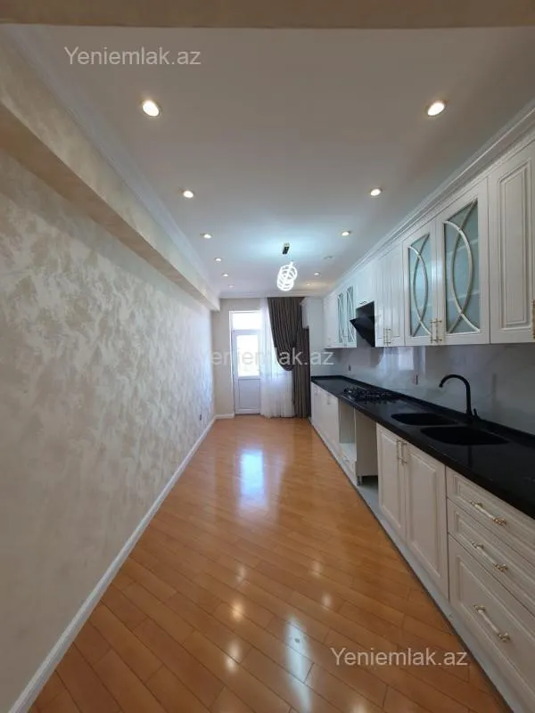 Satılır 3 otaqlı yeni tikili 134 m²