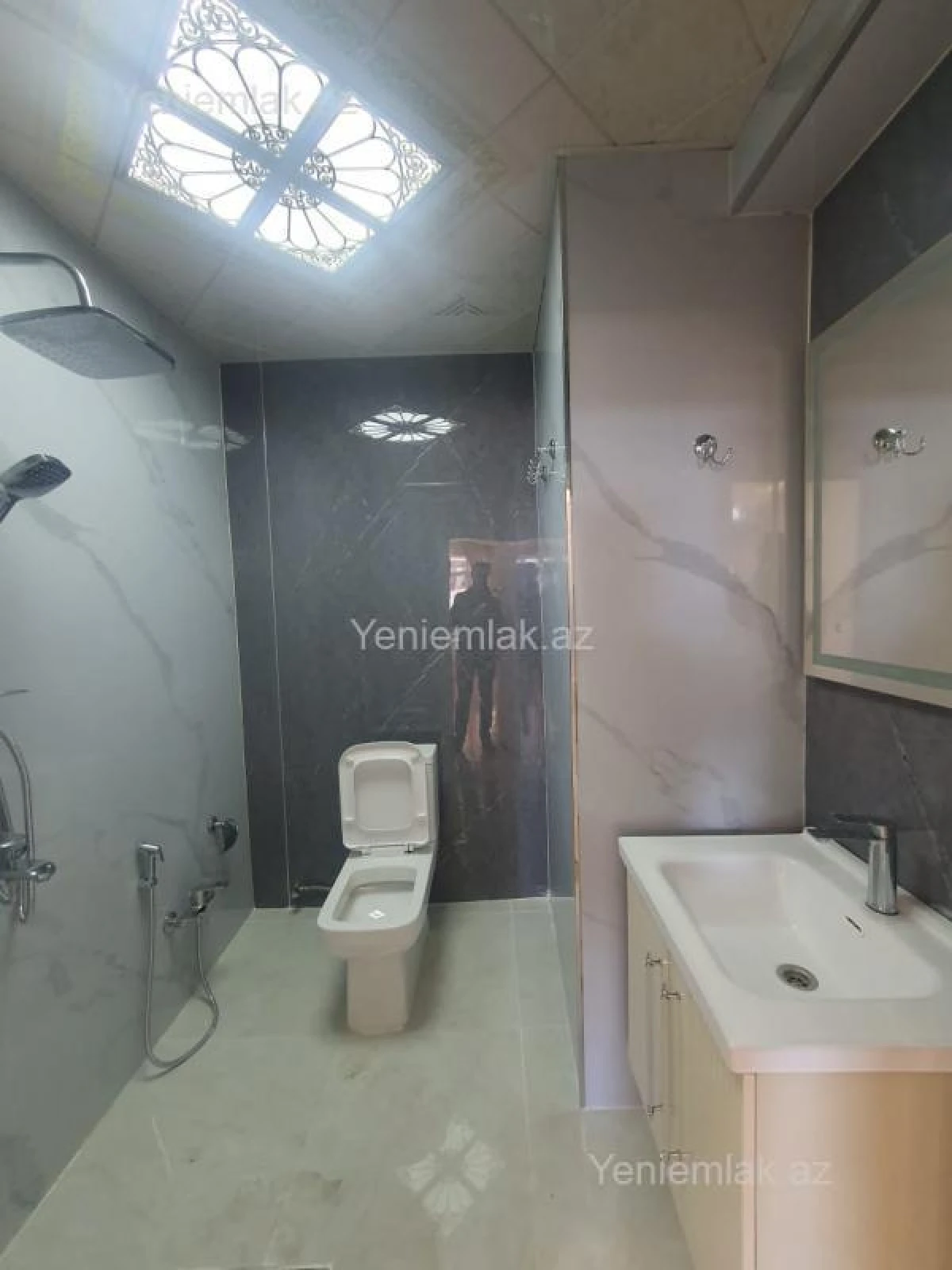 Satılır 3 otaqlı yeni tikili 134 m²