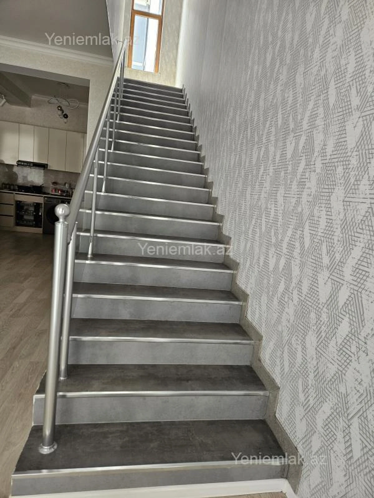 Satılır 4 otaqlı həyət evi 200 m²