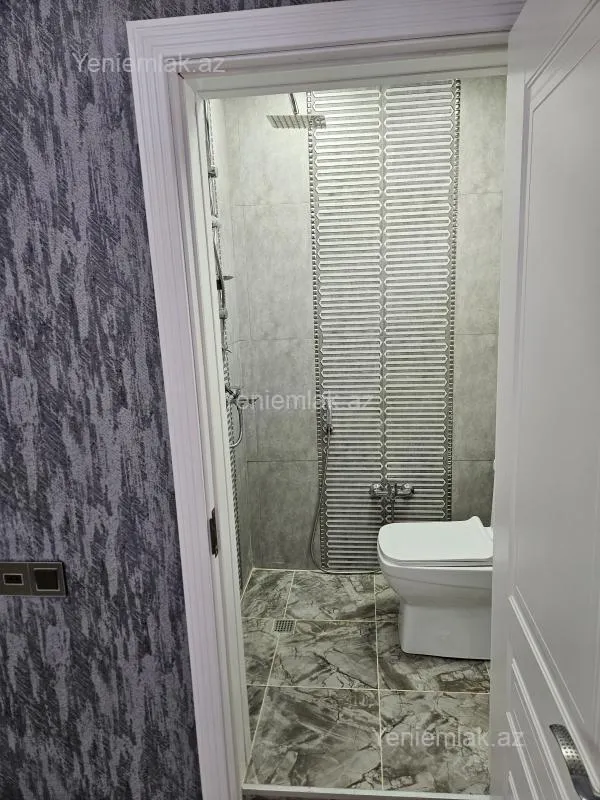 Satılır 4 otaqlı həyət evi 200 m²