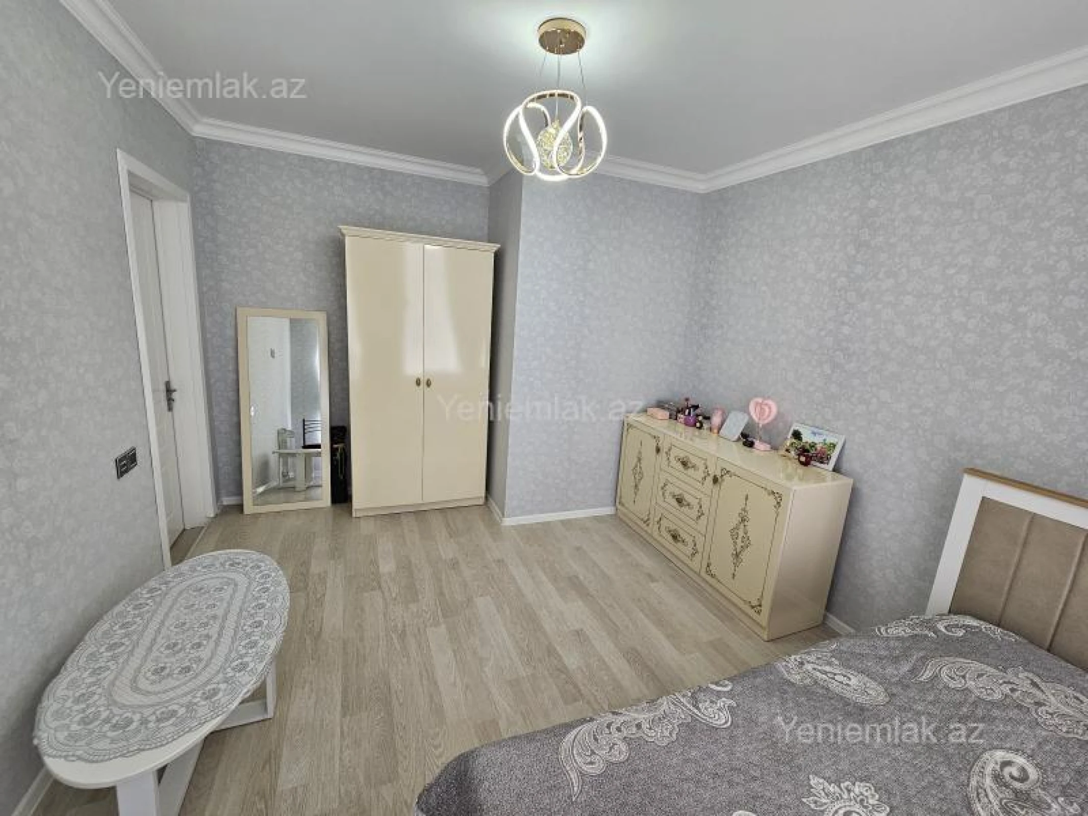 Satılır 4 otaqlı həyət evi 200 m²