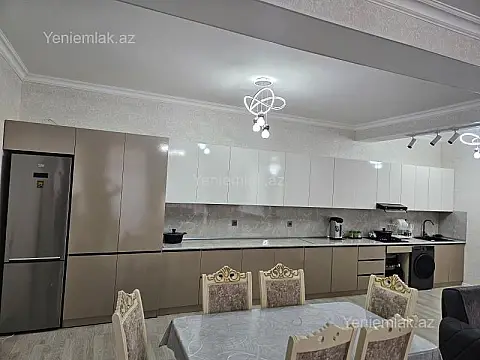 Satılır 4 otaqlı həyət evi 200 m²