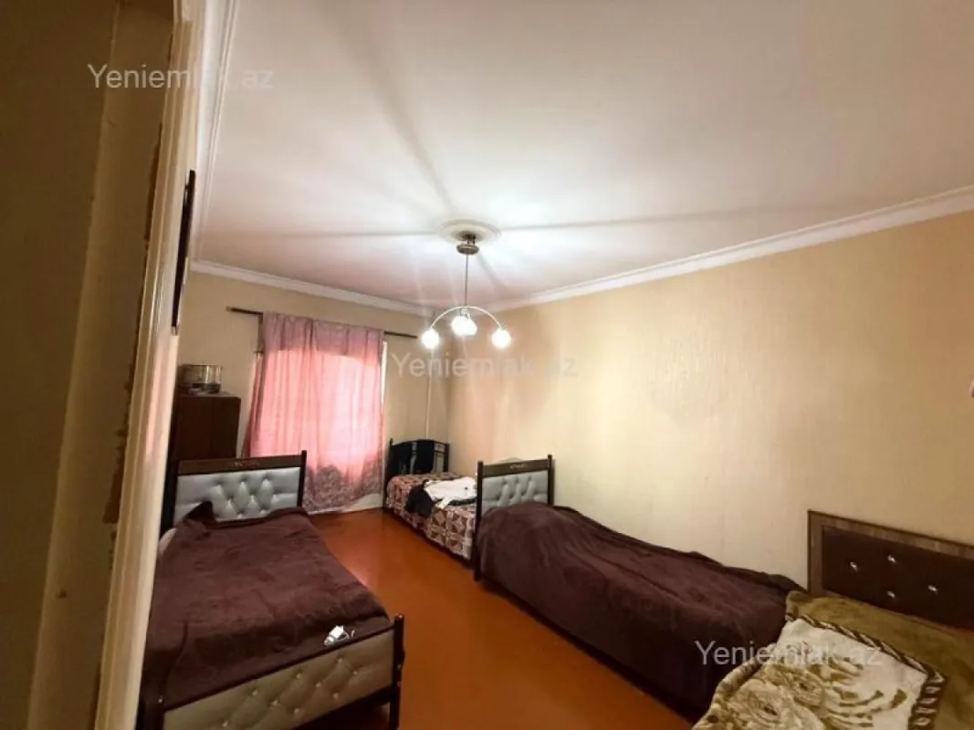 Satılır 3 otaqlı köhnə tikili 80 m²