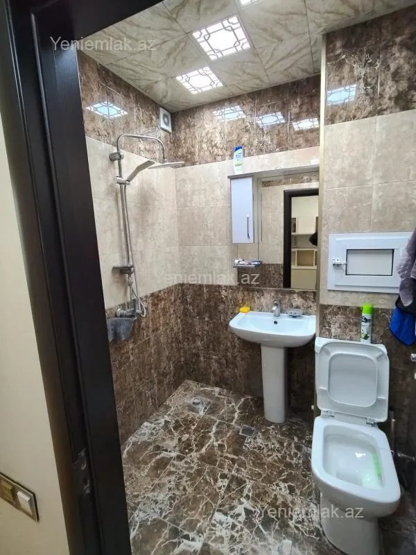 Satılır 1 otaqlı köhnə tikili 40 m²